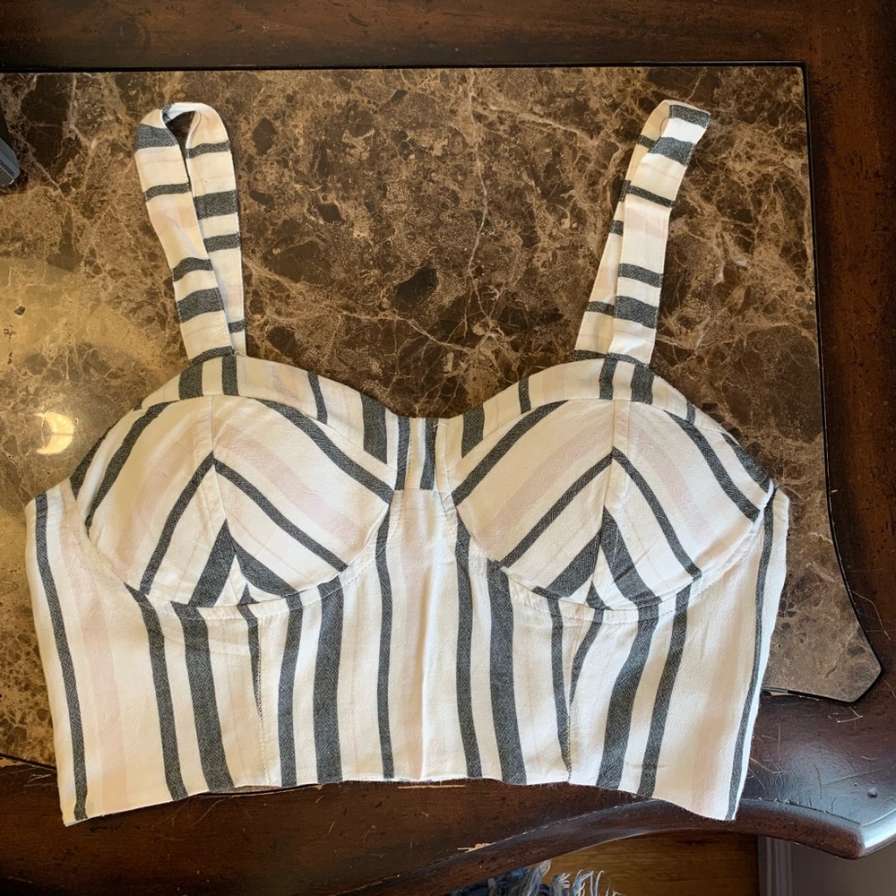 American eagle outfitters small top